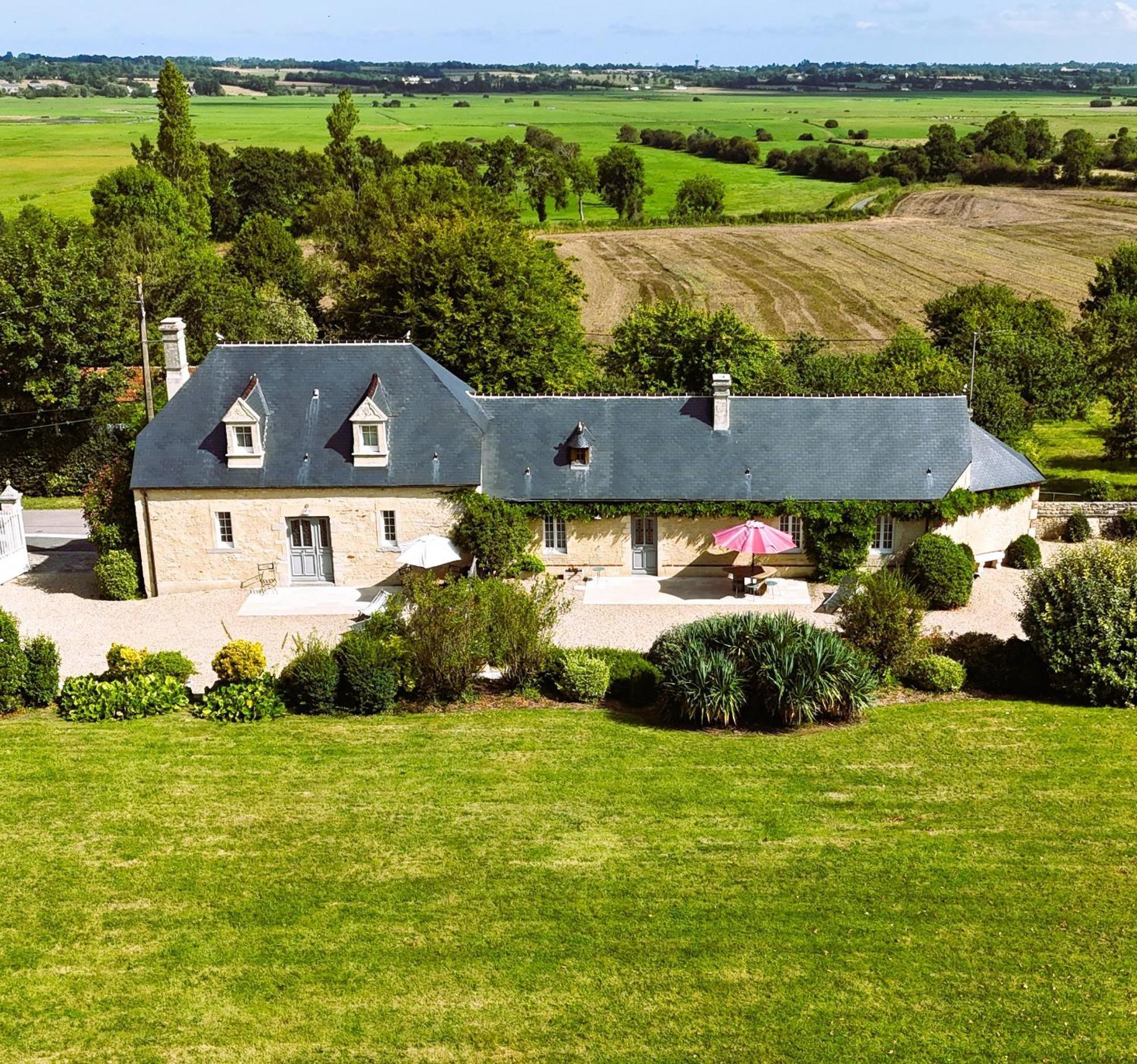 Le Domaine Des Roseraies Monfréville Exterior foto