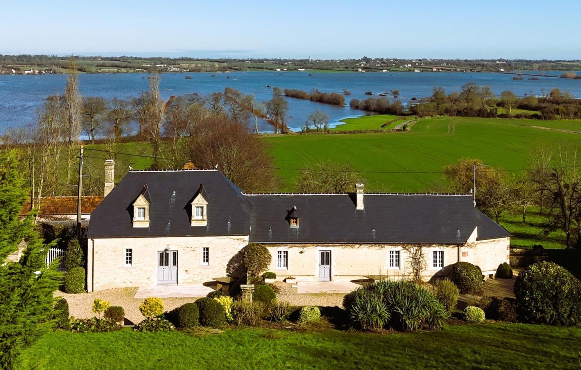 Le Domaine Des Roseraies Monfréville Exterior foto